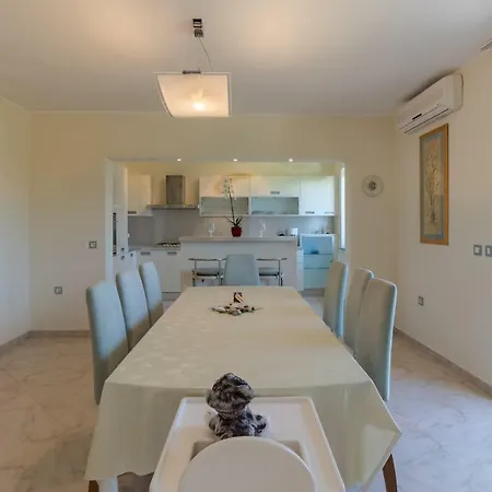 Kazun - App3 Apartman *