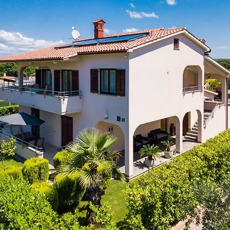 Kazun - App3 Apartamento Fažana